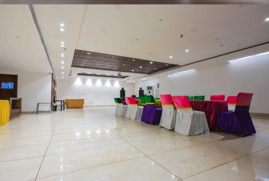Hotel Opulence Pathankot Exterior photo